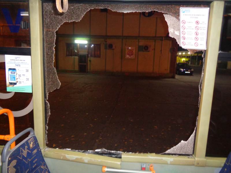 vandalizare autobuze